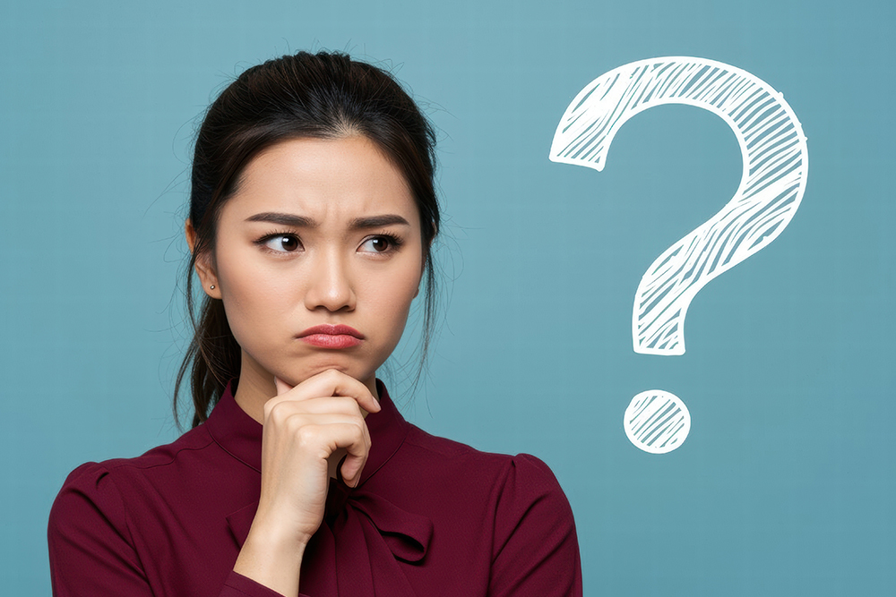 家屬在處理後事時，看著納骨塔與靈骨塔的資料感到困惑