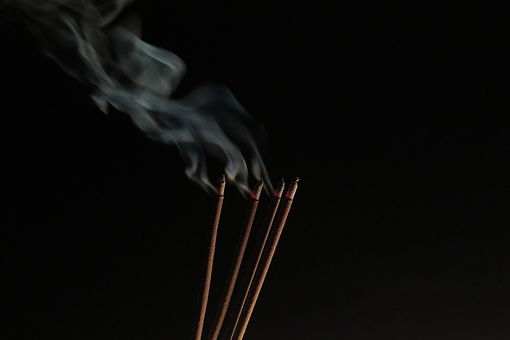 去納骨塔祭拜,準備簡單、心意完整就好